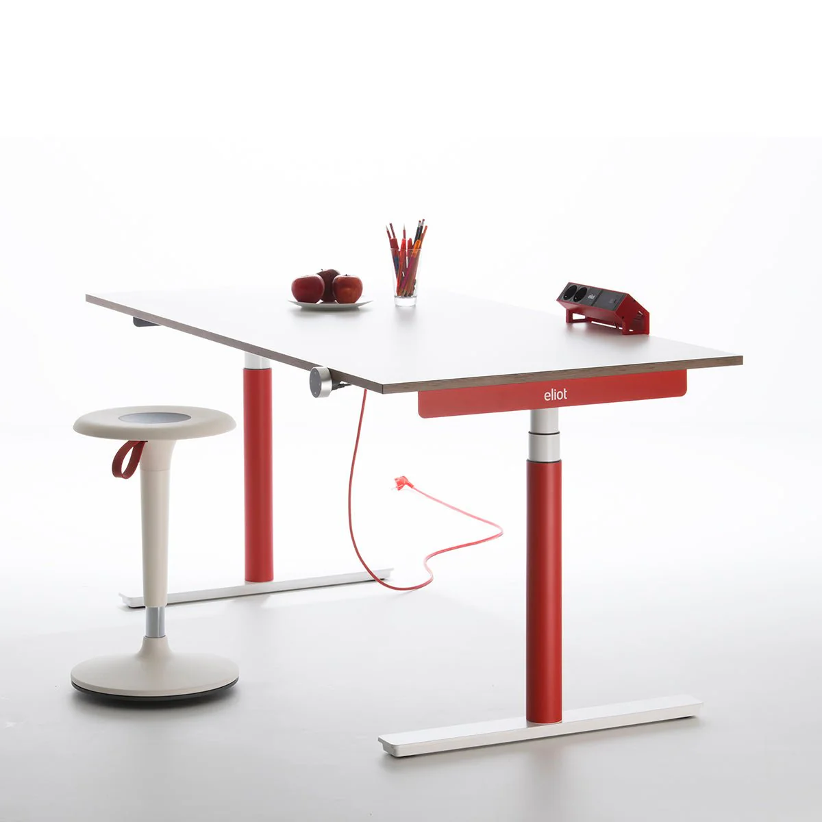 Desk Eliot Red Auftischsteckdose mit 60W USB-C - Image 3